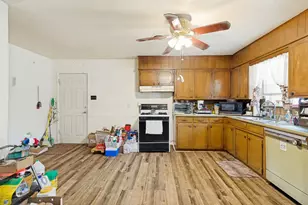 1012 Rosebud Dr, Azle, TX 76020 - Photo 9