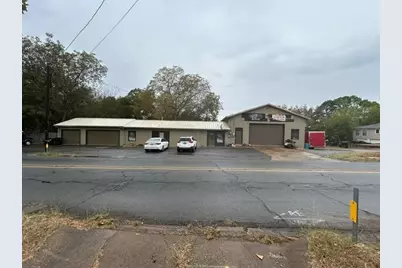1211 S Armstrong Avenue, Denison, TX 75020 - Photo 1
