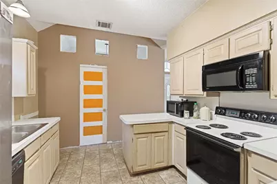 1701 Creekway Drive, Lewisville, TX 75067 - Photo 9