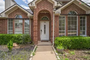 1701 Creekway Dr, Lewisville, TX 75067 - Photo 1