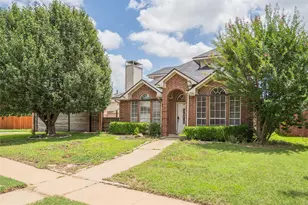 1701 Creekway Dr, Lewisville, TX 75067 - Photo 3
