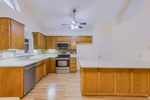 211 Faircrest Dr, Arlington, TX 76018 - Photo 13