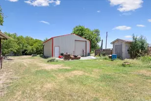 9542 Heritage Pkwy, West, TX 76691 - Photo 17
