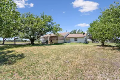 9542 Heritage Parkway, West, TX 76691 - Photo 15