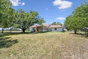9542 Heritage Pkwy, West, TX 76691 - Photo 15