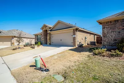 8028 Muddy Creek Drive, Fort Worth, TX 76131 - Photo 21