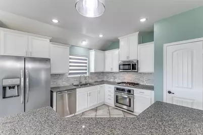10220 Bennet Drive, McKinney, TX 75072 - Photo 11