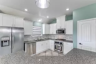 10220 Bennet Dr, McKinney, TX 75072 - Photo 11
