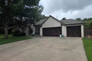 2717 Cliffwood Dr, Grapevine, TX 76051 - Photo 1