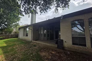2717 Cliffwood Dr, Grapevine, TX 76051 - Photo 3