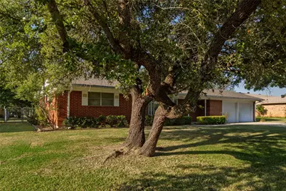2002 Redbud Road, Gainesville, TX 76240 - Photo 3