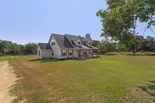 7719 Prairie Creek Ln, Tolar, TX 76476 - Photo 3