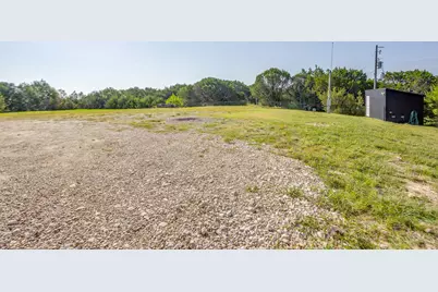 8512 Hilltop Drive, Cleburne, TX 76033 - Photo 33