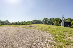 8512 Hill Top Dr, Cleburne, TX 76033 - Photo 33