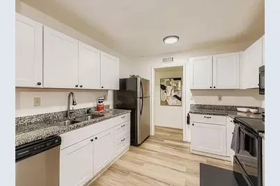 2001 Newbury Drive, Arlington, TX 76014 - Photo 5