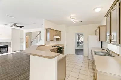4149 Creekmeadow Drive, Carrollton, TX 75010 - Photo 9