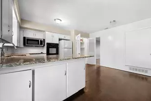 8351 Lullwater Dr, Dallas, TX 75218 - Photo 17