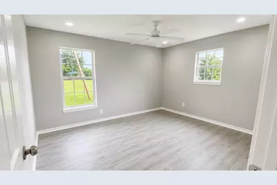 1217 S 9th Street, Corsicana, TX 75110 - Photo 3