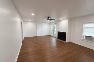 622 N Austin St, Denton, TX 76201 - Photo 3