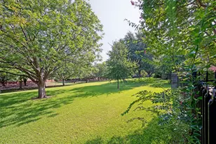 3785 Park Pl, Addison, TX 75001 - Photo 19