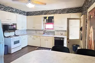 360 Grafton St, Dublin, TX 76463 - Photo 5