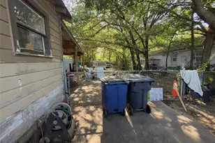 307 N Masters Dr, Dallas, TX 75217 - Photo 3