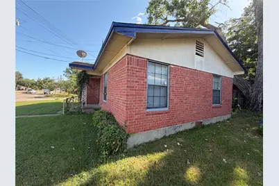 303 N Masters Drive, Dallas, TX 75217 - Photo 3