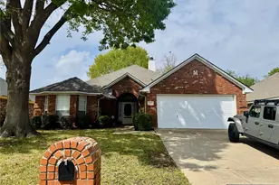 215 Springpark Dr, Arlington, TX 76014 - Photo 1