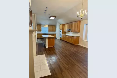 215 Springpark Drive, Arlington, TX 76014 - Photo 7