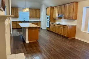 215 Springpark Dr, Arlington, TX 76014 - Photo 7