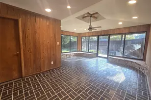 9334 Hunters Creek Dr, Dallas, TX 75243 - Photo 19