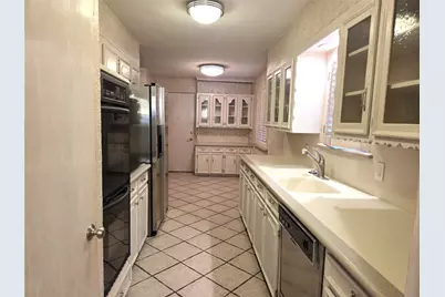 9334 Hunters Creek Drive, Dallas, TX 75243 - Photo 25