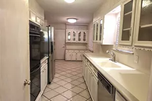 9334 Hunters Creek Dr, Dallas, TX 75243 - Photo 25
