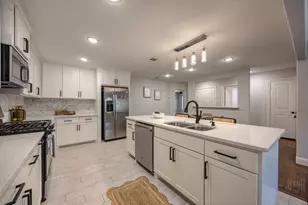 809 Haynes Ave, Fort Worth, TX 76103 - Photo 9