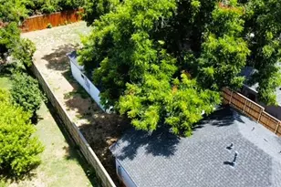 809 Haynes Ave, Fort Worth, TX 76103 - Photo 3