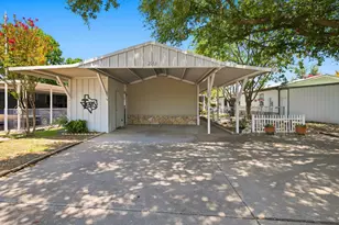 206 Brazos Harbor Dr, Granbury, TX 76048 - Photo 3