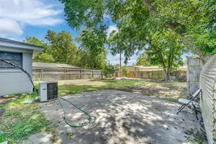 510 Pleasant Valley Rd, Garland, TX 75040 - Photo 17