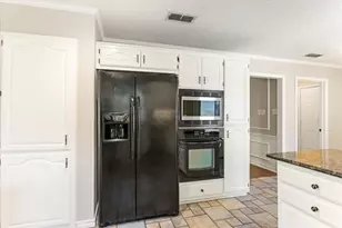 6105 Belvidere Cir, Granbury, TX 76049 - Photo 13
