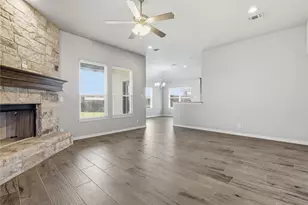 451 Silverton Dr, Granbury, TX 76049 - Photo 5