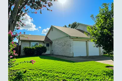 2925 Fairway Drive, Grand Prairie, TX 75052 - Photo 1