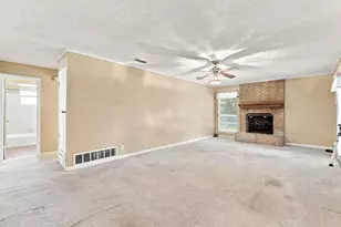 613 Cooper St, Ennis, TX 75119 - Photo 5
