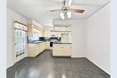 613 Cooper Street, Ennis, TX 75119 - Photo 9
