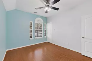 100 Shumard Ct, Irving, TX 75063 - Photo 23