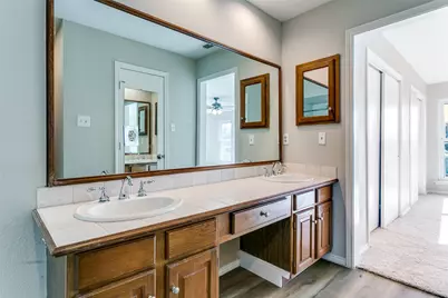 2112 Mistymeadow Court, Carrollton, TX 75006 - Photo 19