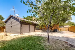 8605 Shagrock Ln, Dallas, TX 75238 - Photo 25