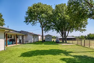 489 Pine Rd, Poolville, TX 76487 - Photo 31