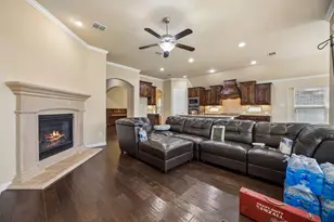 338 Wyndale Dr, Lewisville, TX 75056 - Photo 9