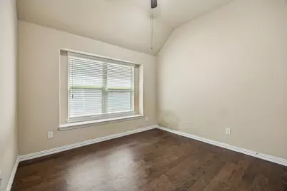 338 Wyndale Drive, Lewisville, TX 75056 - Photo 5