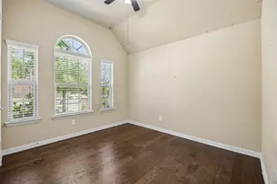 338 Wyndale Dr, Lewisville, TX 75056 - Photo 3