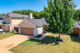 2401 Bennington Dr, Arlington, TX 76018 - Photo 31